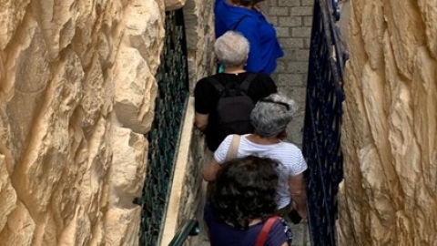 קבוצת נשים בחברה הבדואית מטפלות בהוריהם